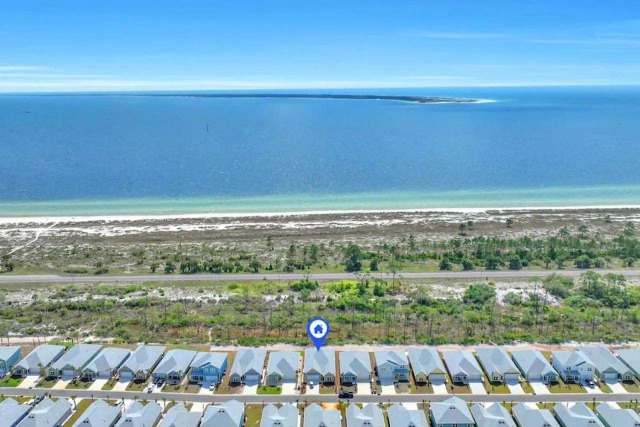 Brand New Build With Ocean Views And Golf Cart Sleeps 12 Holiday home *
