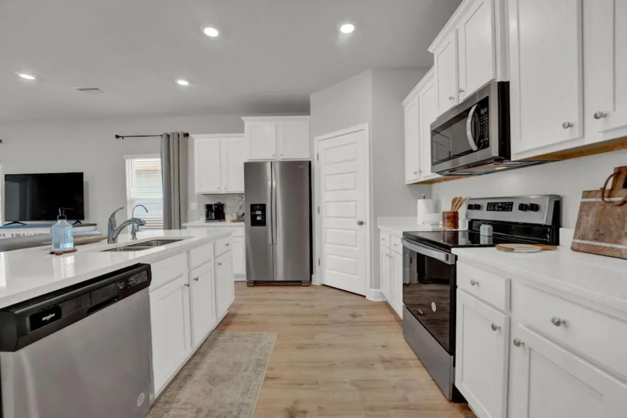 Brand New Build With Ocean Views And Golf Cart Sleeps 12
