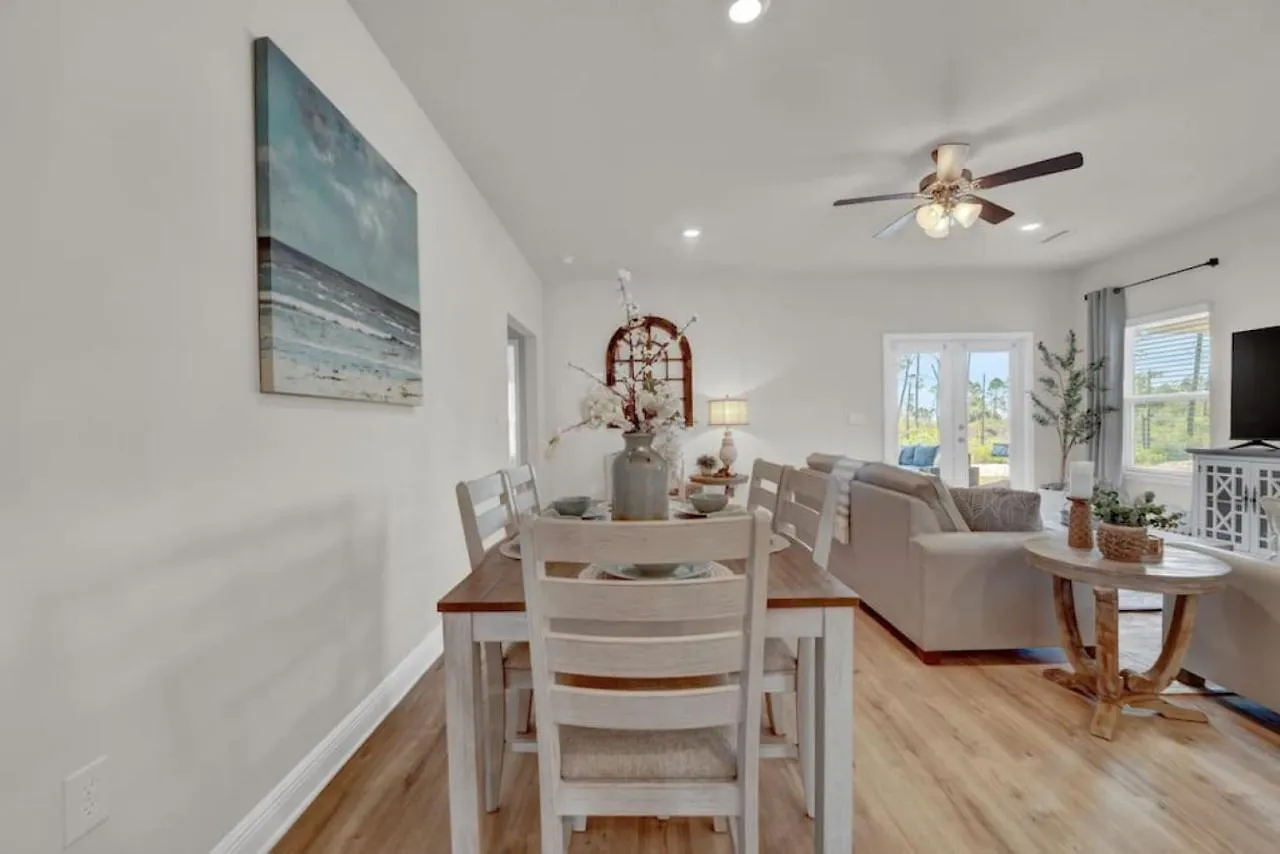 Brand New Build With Ocean Views And Golf Cart Sleeps 12 Holiday home *