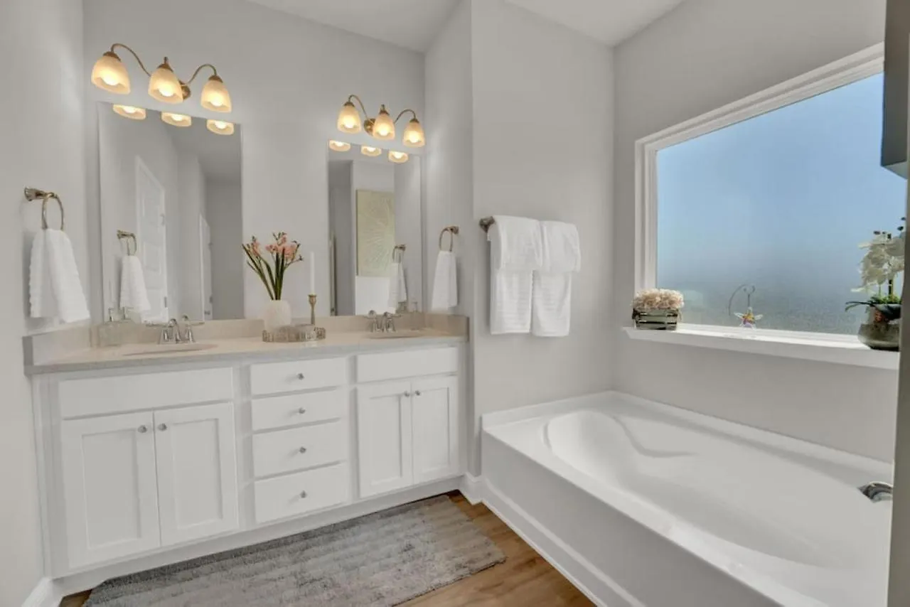 Brand New Build With Ocean Views And Golf Cart Sleeps 12 *
