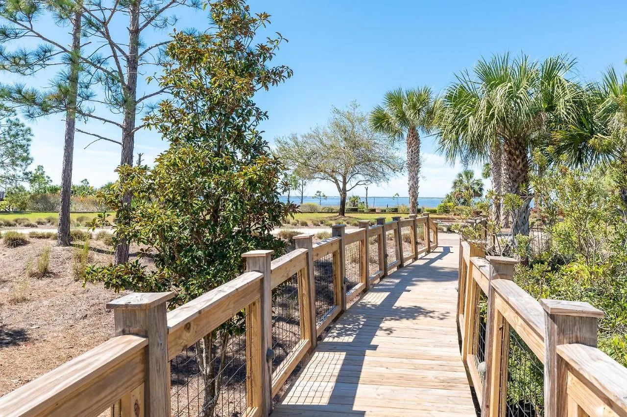 2 Style Pools ! Walk2beach ! 4 Bedrooms ! Board Walk ! Grill ! Holiday home *
