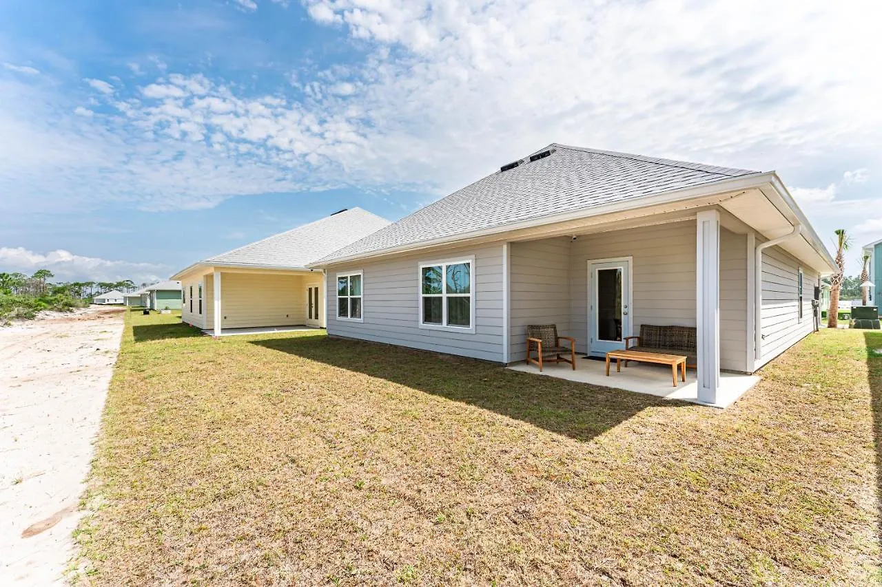Holiday home 2 Style Pools ! Walk2beach ! 4 Bedrooms ! Board Walk ! Grill ! *