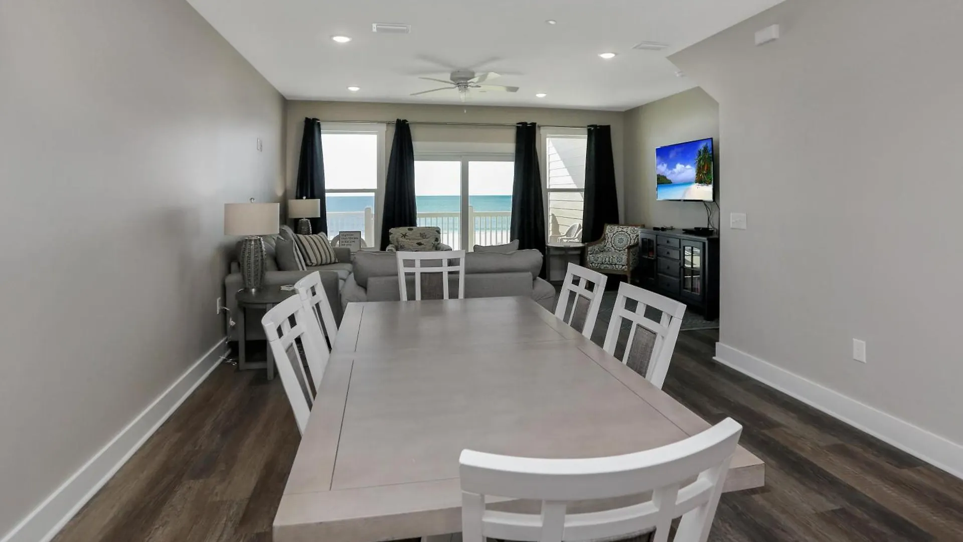 Pelican's Perch By Pristine Vacation Apartment