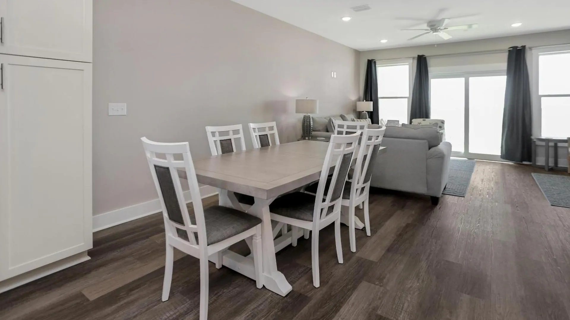 Pelican's Perch By Pristine Vacation Apartment *