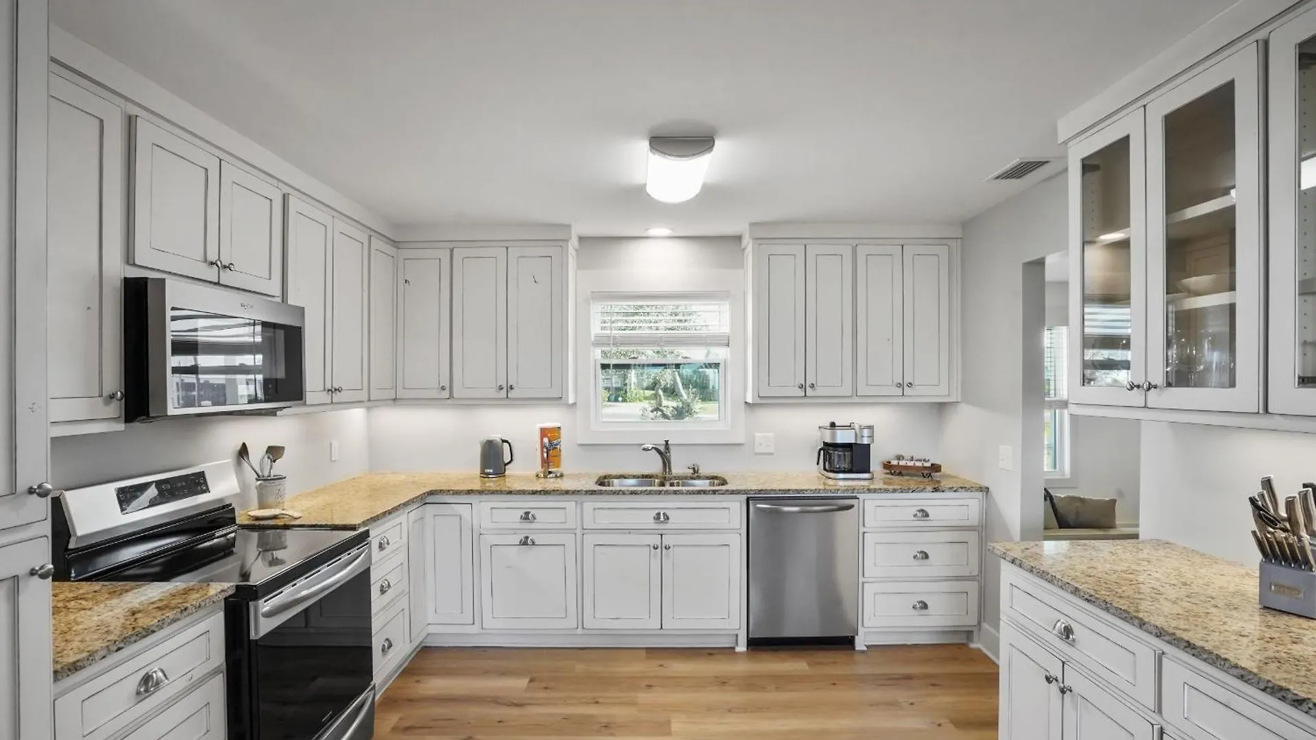 Southern Mermaid Cottage- Pet Friendly Fenced * Port St. Joe
