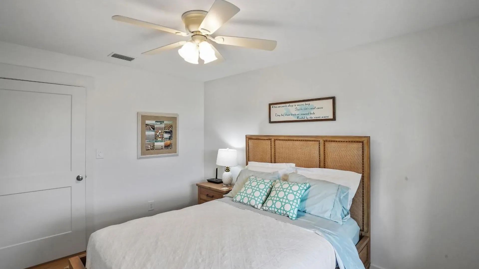Southern Mermaid Cottage- Pet Friendly Fenced Port St. Joe