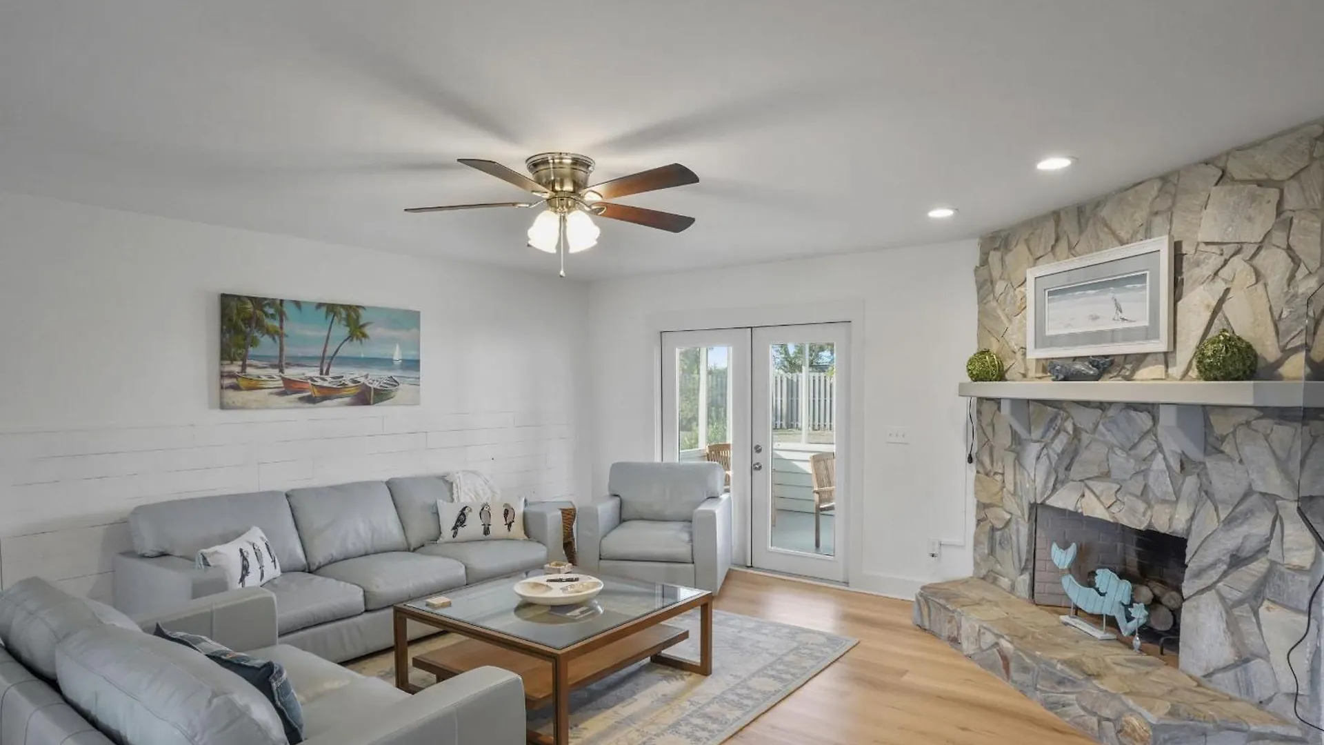 펜션 Southern Mermaid Cottage- Pet Friendly Fenced *