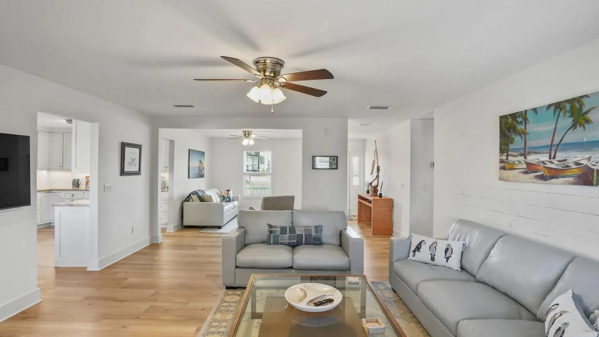 Southern Mermaid Cottage- Pet Friendly Fenced