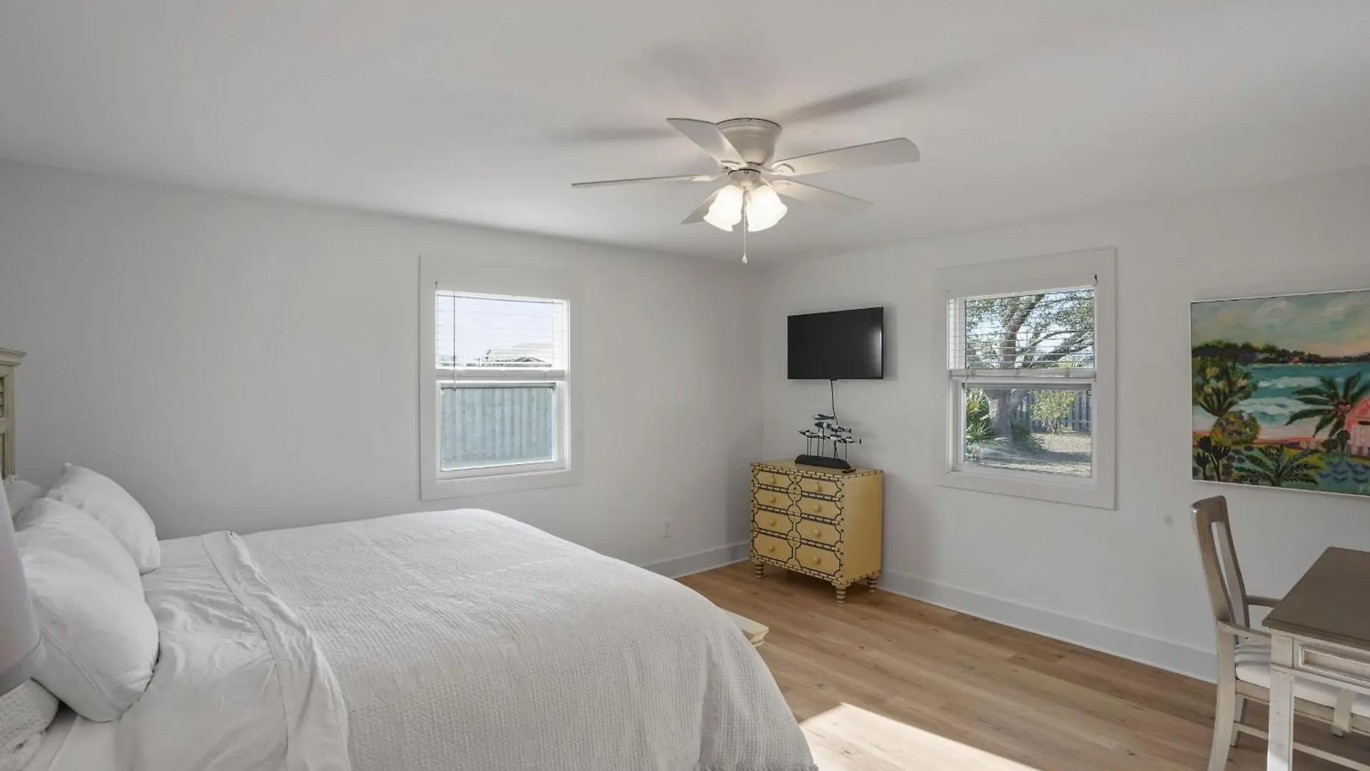 Southern Mermaid Cottage- Pet Friendly Fenced Port St. Joe