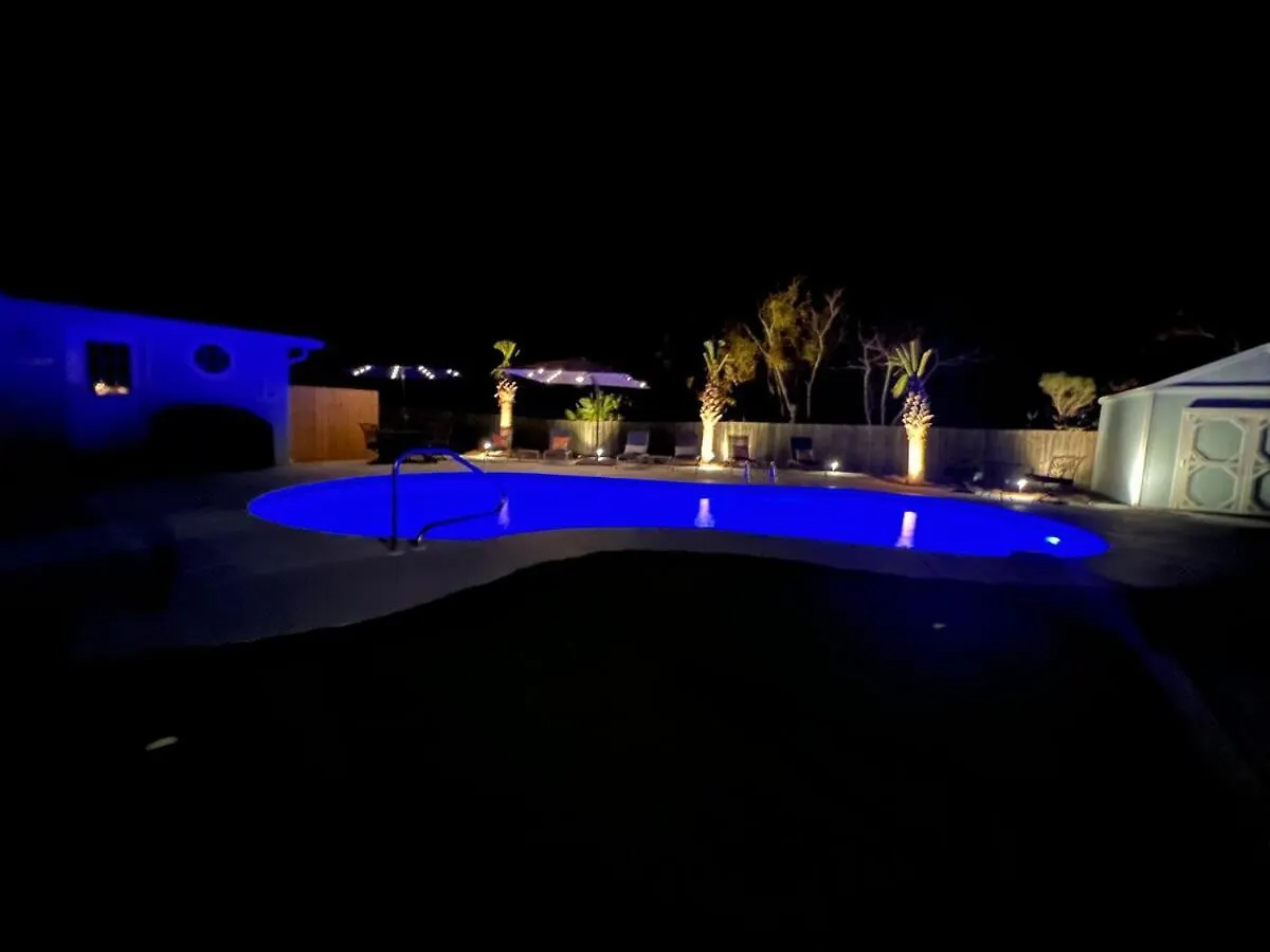 3blk2beach-heatedpool-golfcart4-6-5br-3bath-slps14 Holiday home