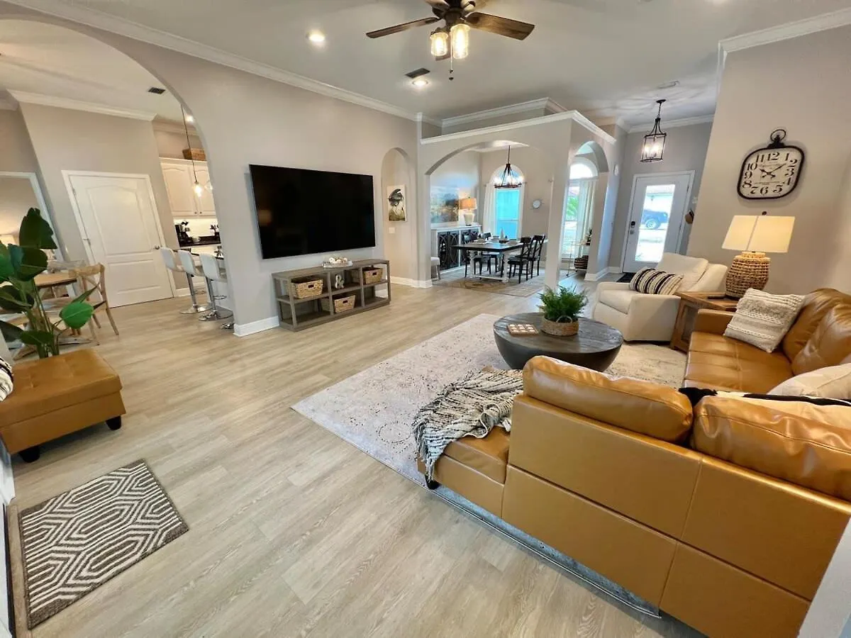 3blk2beach-heatedpool-golfcart4-6-5br-3bath-slps14