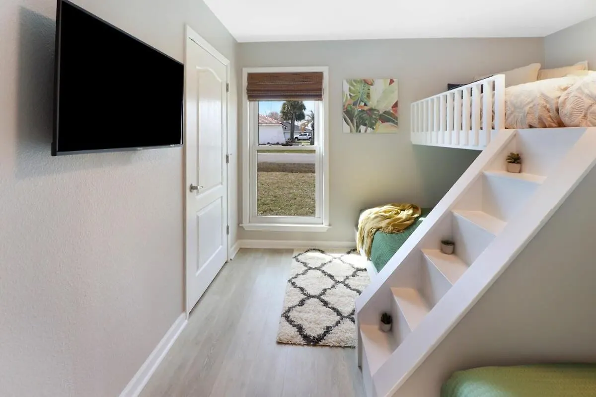 3blk2beach-heatedpool-golfcart4-6-5br-3bath-slps14 Holiday home