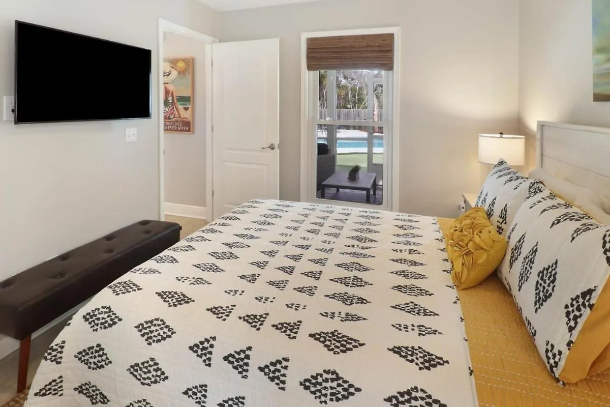 Holiday home 3blk2beach-heatedpool-golfcart4-6-5br-3bath-slps14 *