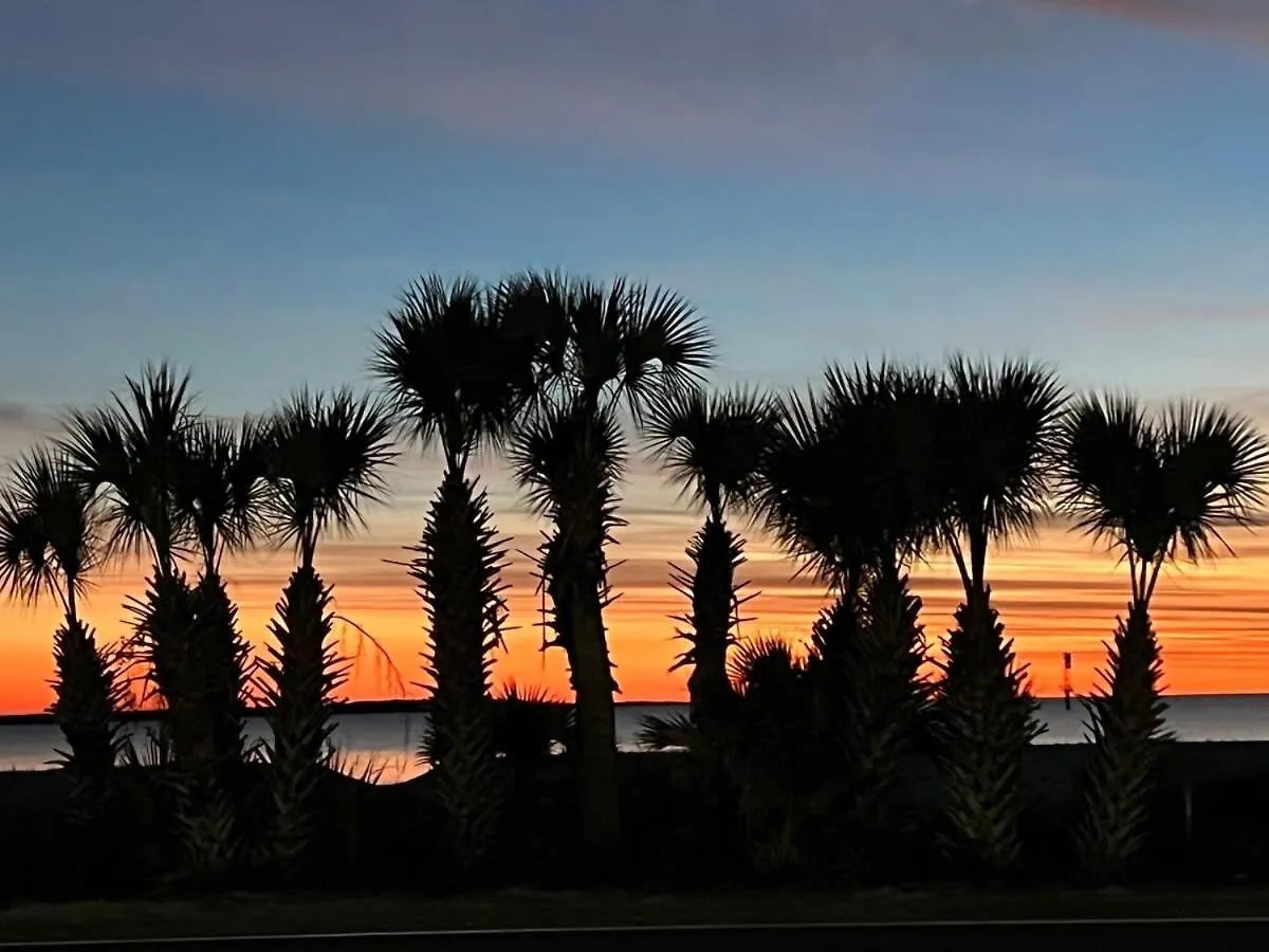 3blk2beach-heatedpool-golfcart4-6-5br-3bath-slps14