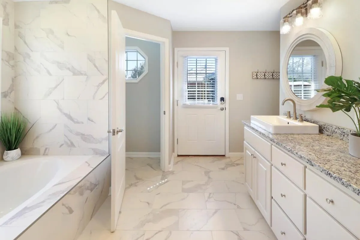 3blk2beach-heatedpool-golfcart4-6-5br-3bath-slps14 *