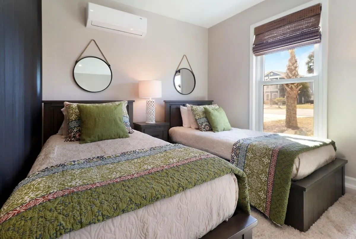 Holiday home 3blk2beach-heatedpool-golfcart4-6-5br-3bath-slps14 *