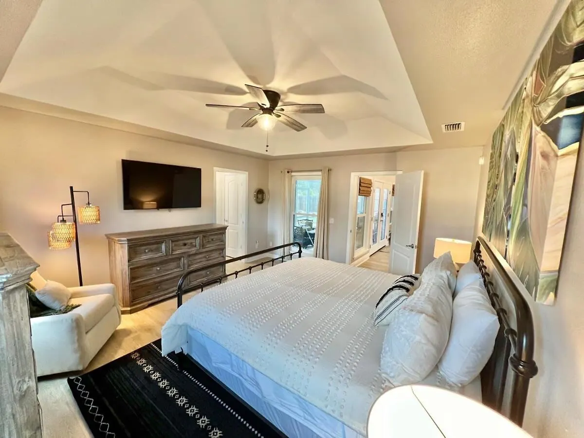 3blk2beach-heatedpool-golfcart4-6-5br-3bath-slps14 Holiday home *