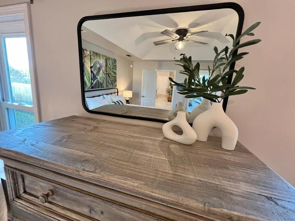 3blk2beach-heatedpool-golfcart4-6-5br-3bath-slps14 Holiday home