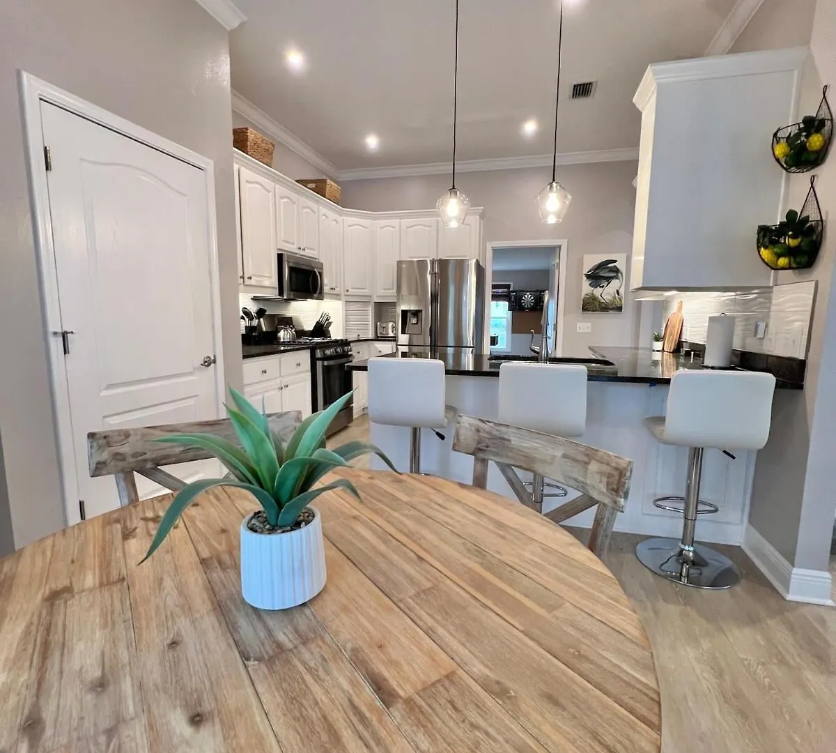 3blk2beach-heatedpool-golfcart4-6-5br-3bath-slps14 Holiday home