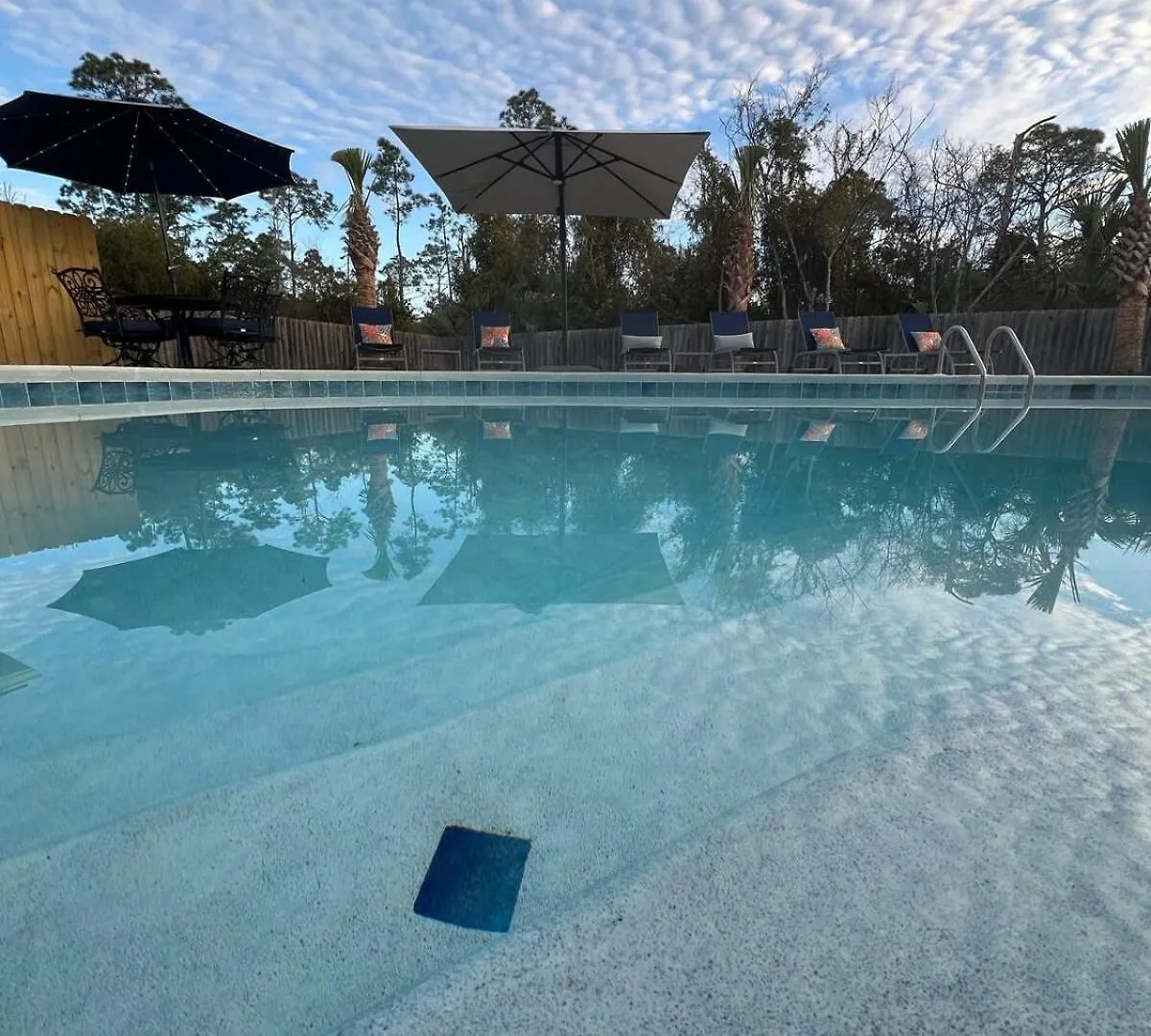 3blk2beach-heatedpool-golfcart4-6-5br-3bath-slps14 *
