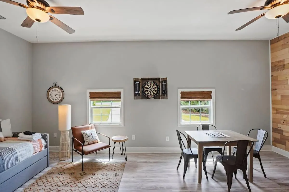 2blk2beach-heatedpool-golfcart4-4-5br-3bath-slps16 Holiday home