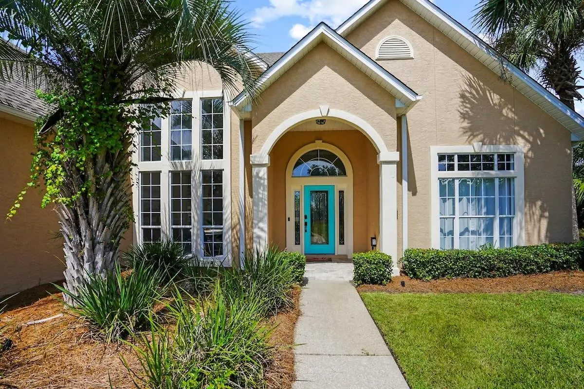 2blk2beach-heatedpool-golfcart4-4-5br-3bath-slps16 Holiday home