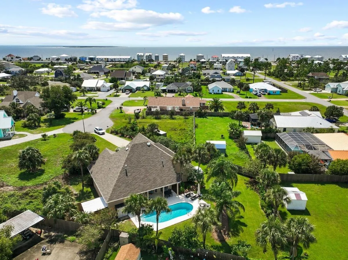 Holiday home 2blk2beach-heatedpool-golfcart4-4-5br-3bath-slps16 *