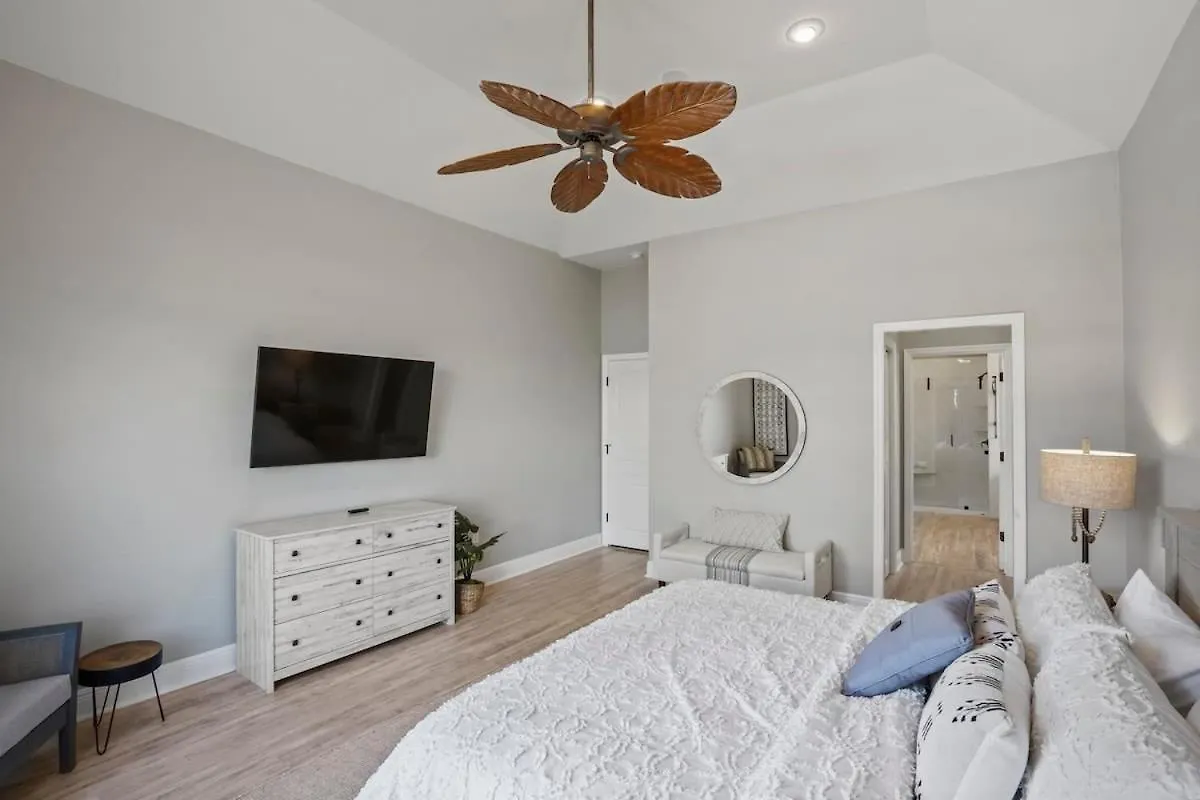 2blk2beach-heatedpool-golfcart4-4-5br-3bath-slps16 *