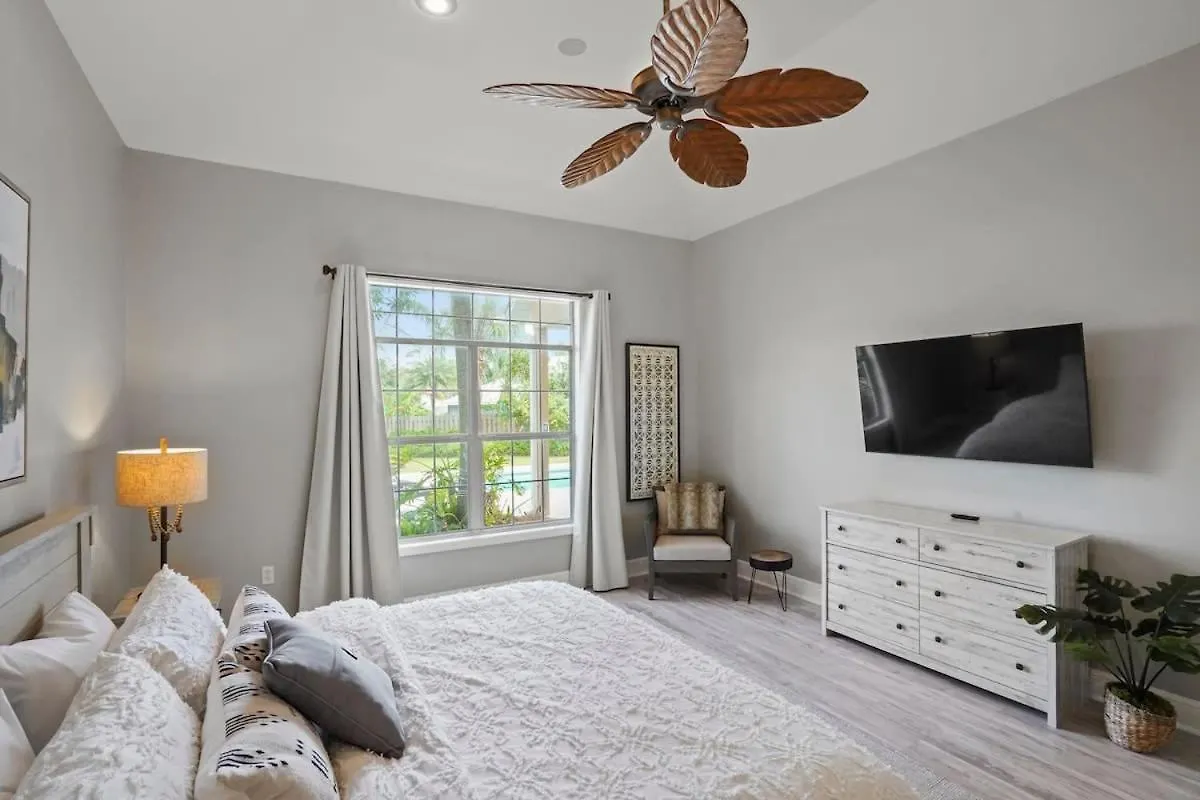 2blk2beach-heatedpool-golfcart4-4-5br-3bath-slps16 Holiday home Port St. Joe