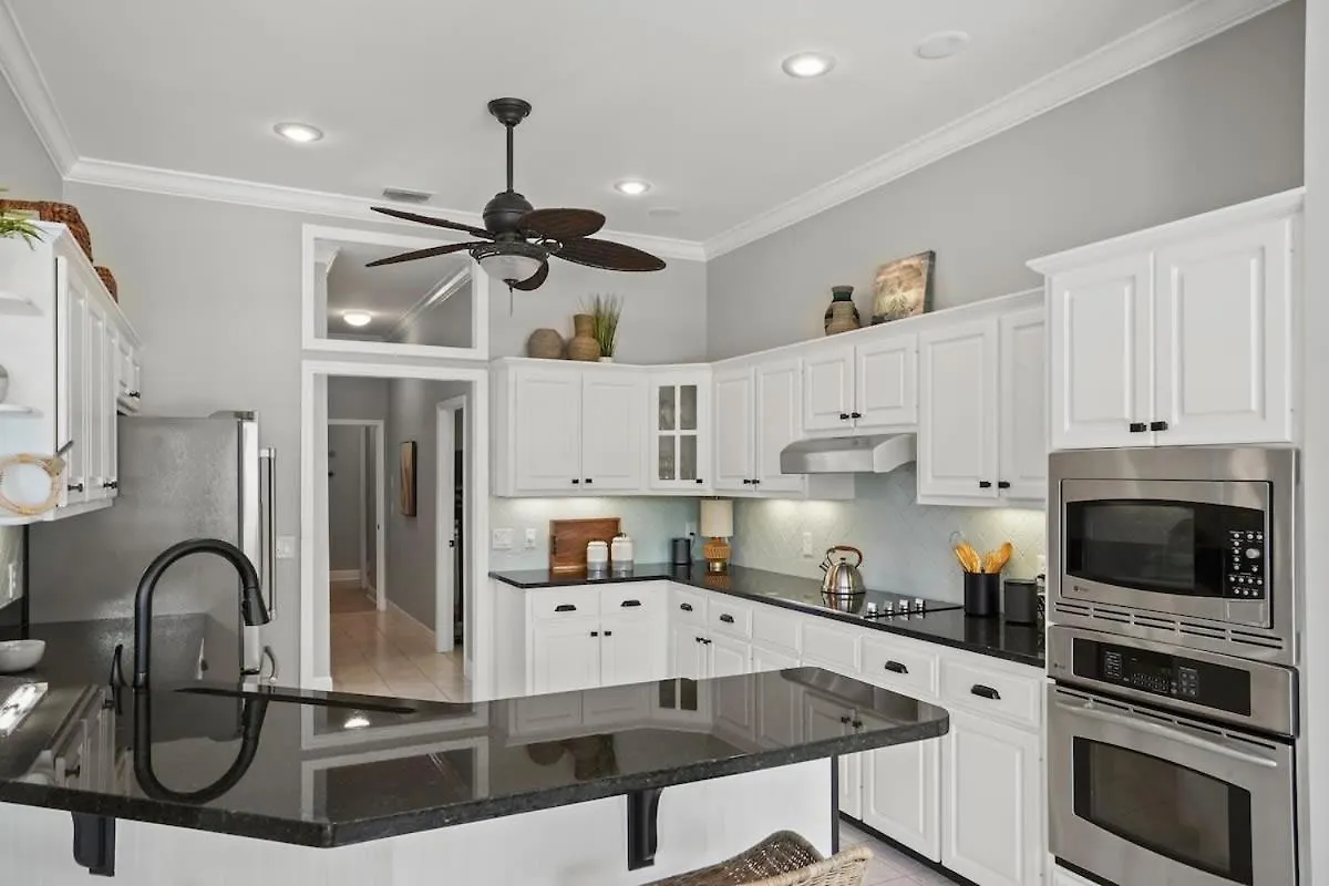 2blk2beach-heatedpool-golfcart4-4-5br-3bath-slps16 Holiday home *