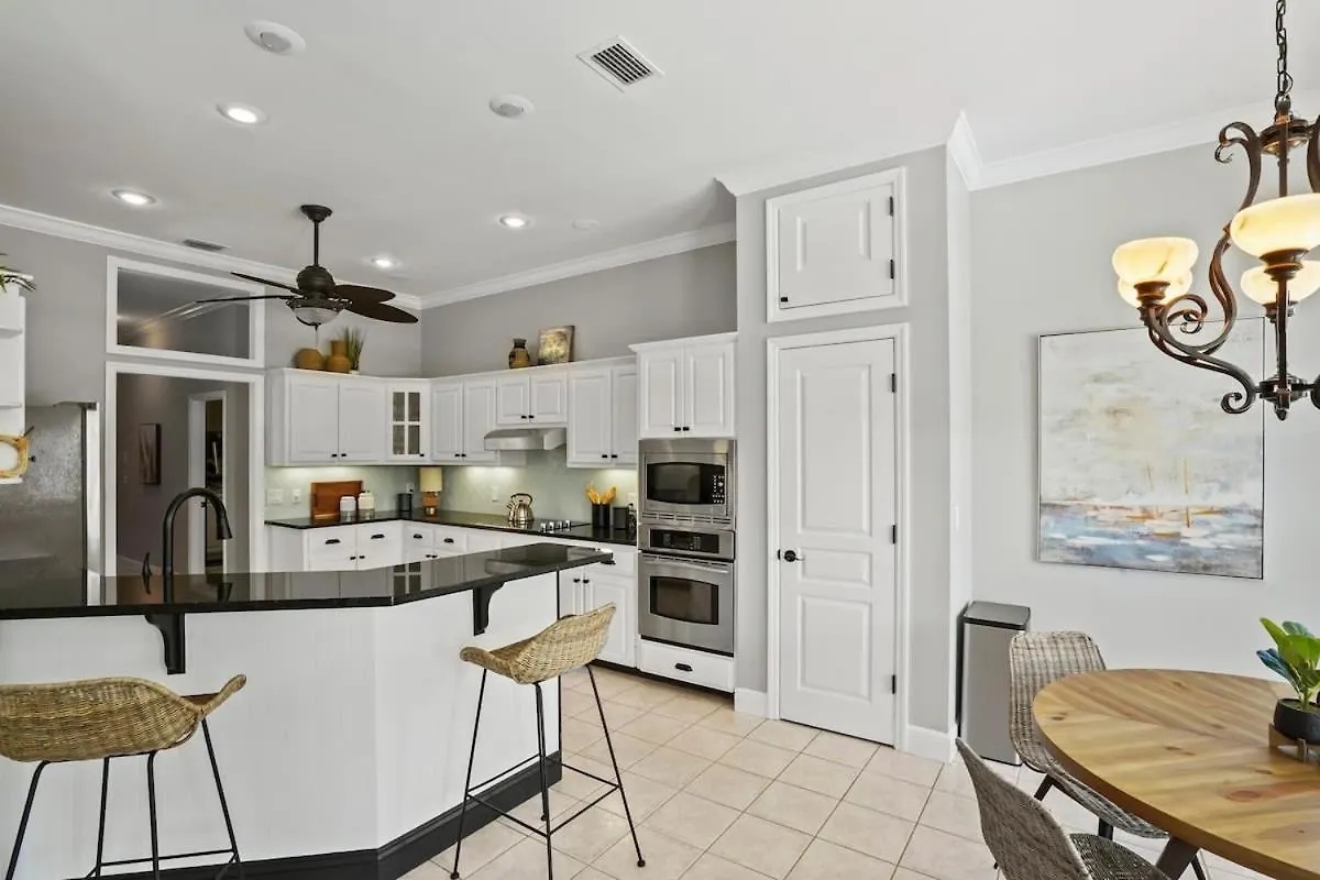 2blk2beach-heatedpool-golfcart4-4-5br-3bath-slps16 Holiday home Port St. Joe