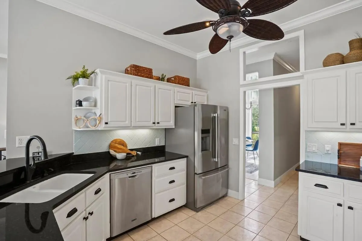 Holiday home 2blk2beach-heatedpool-golfcart4-4-5br-3bath-slps16 *