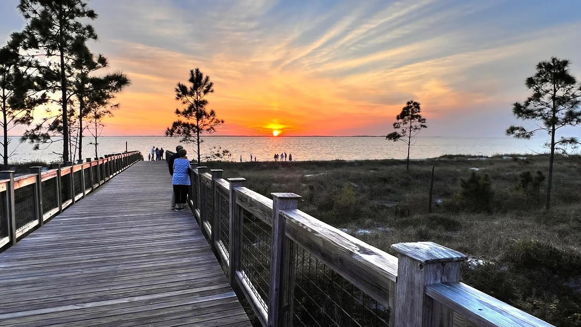 On Seabatical In Windmark Resort! - Bikes, Walk To Beach, Pool, Gear, Golf Cart Avail! Holiday home