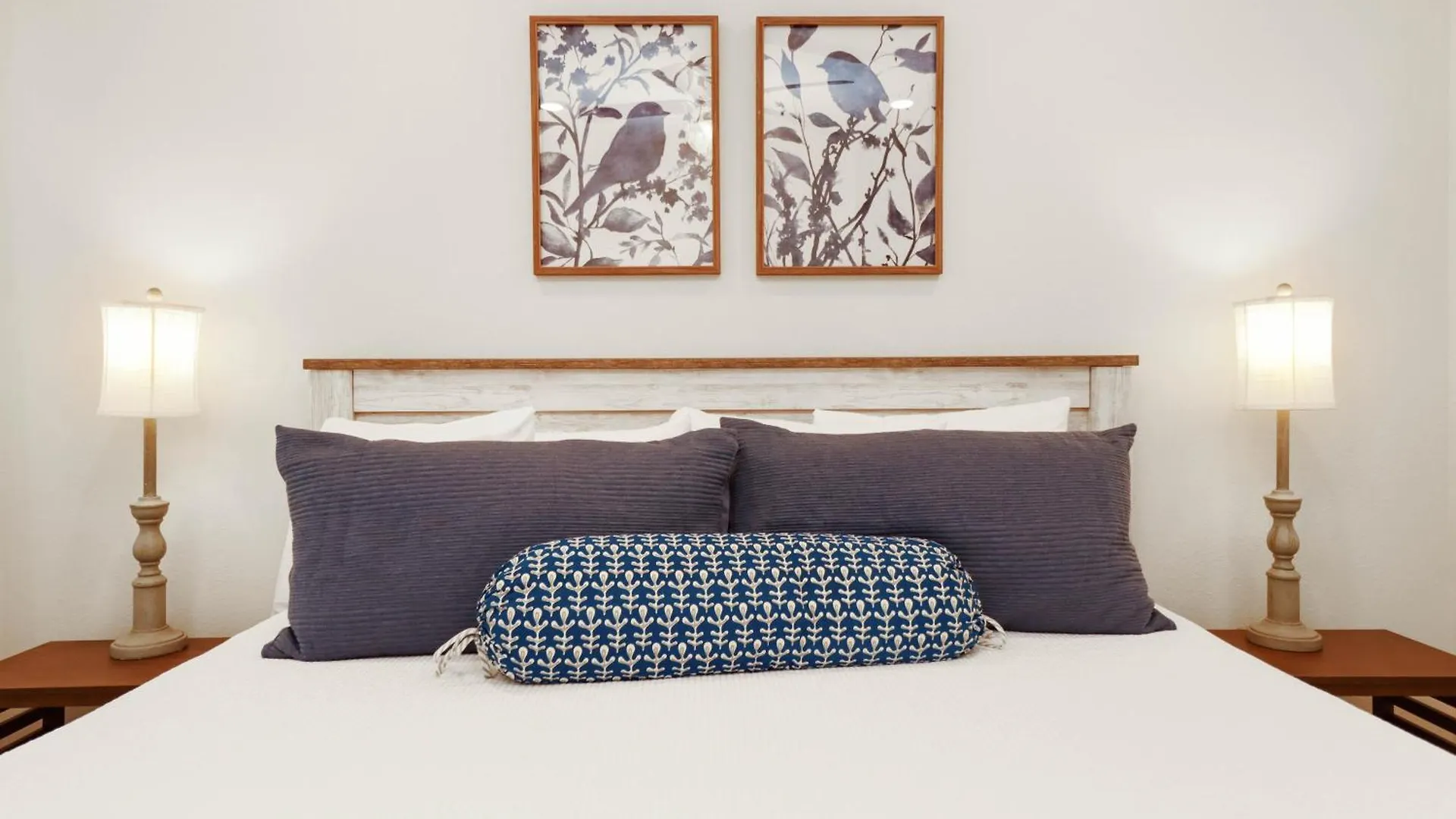 Holiday home The Blue Bird By Pristine Vacation *