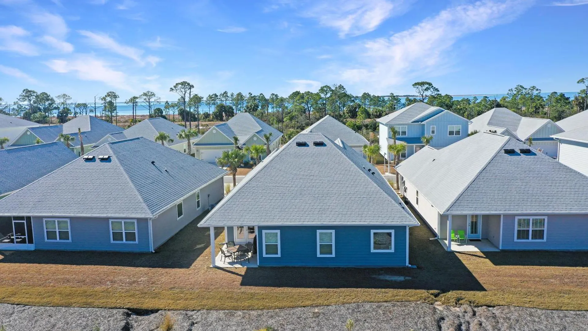 The Blue Bird By Pristine Vacation Holiday home