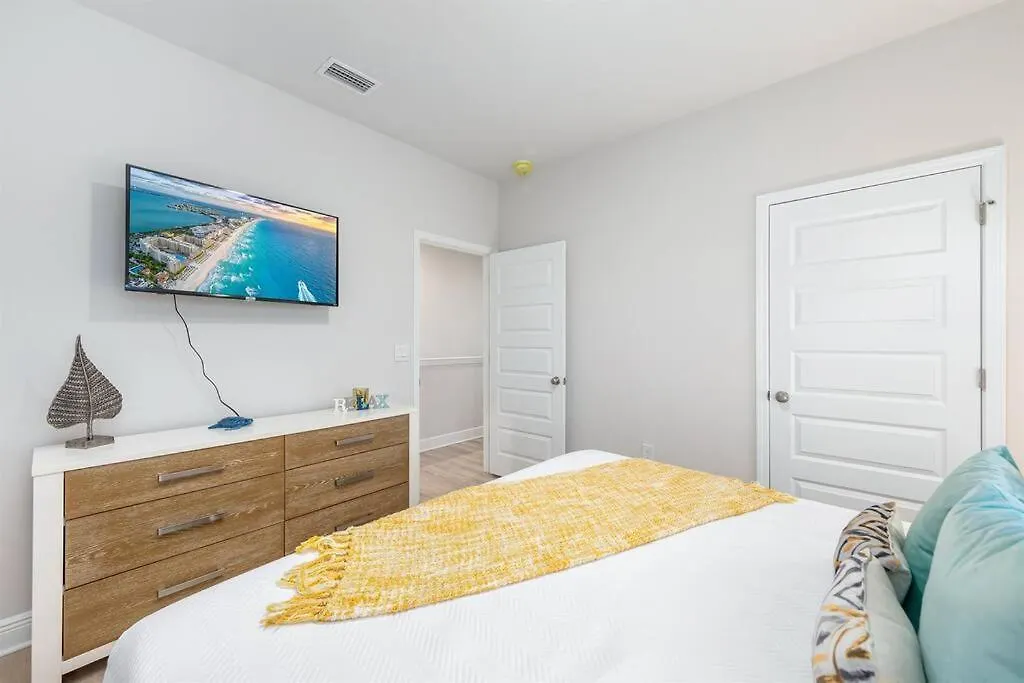 Holiday home Walk To The Beach, Brand New Luxe House *