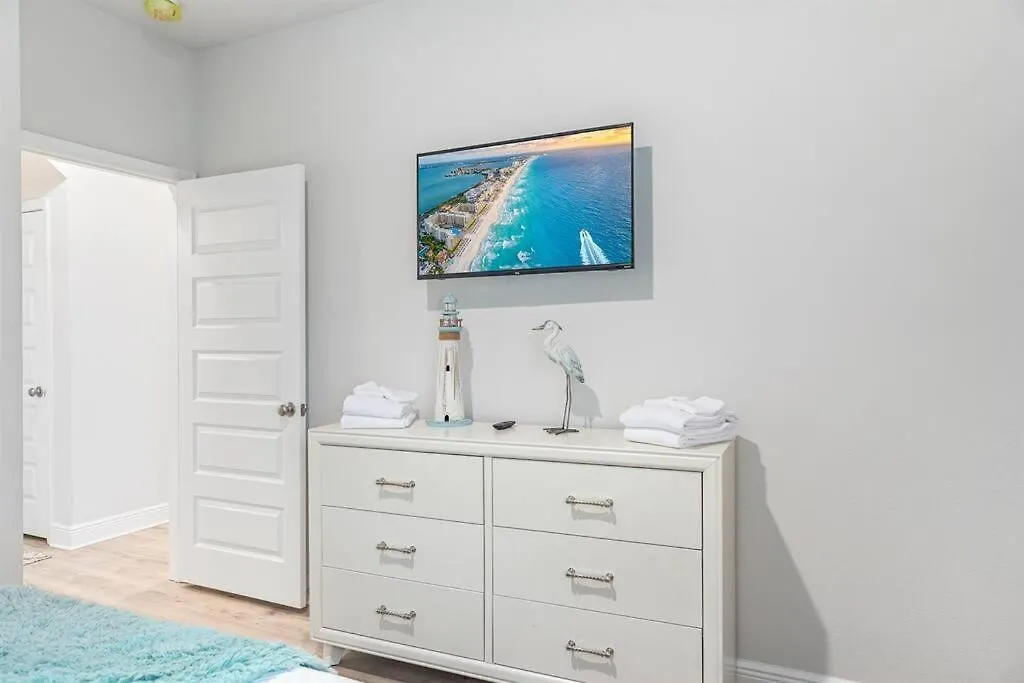 Walk To The Beach, Brand New Luxe House Holiday home