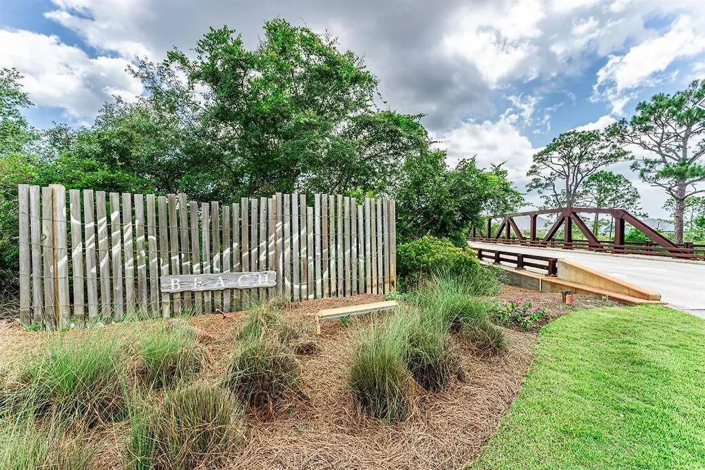 Holiday home Walk To The Beach, Brand New Luxe House *
