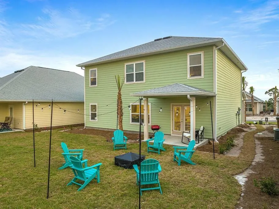 Walk To The Beach, Brand New Luxe House Holiday home *
