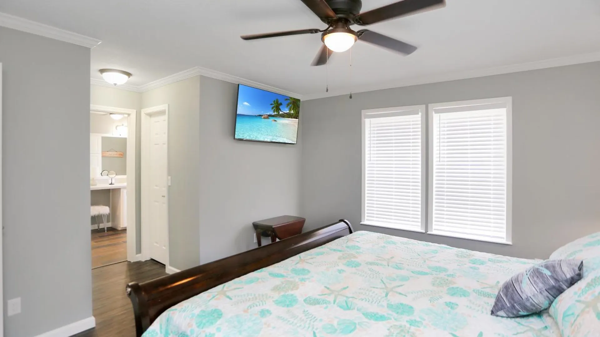 Holiday home Salty Breeze By Pristine Vacation