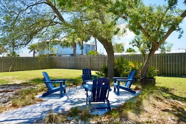 Southern Mermaid Cottage- Pet Friendly Fenced