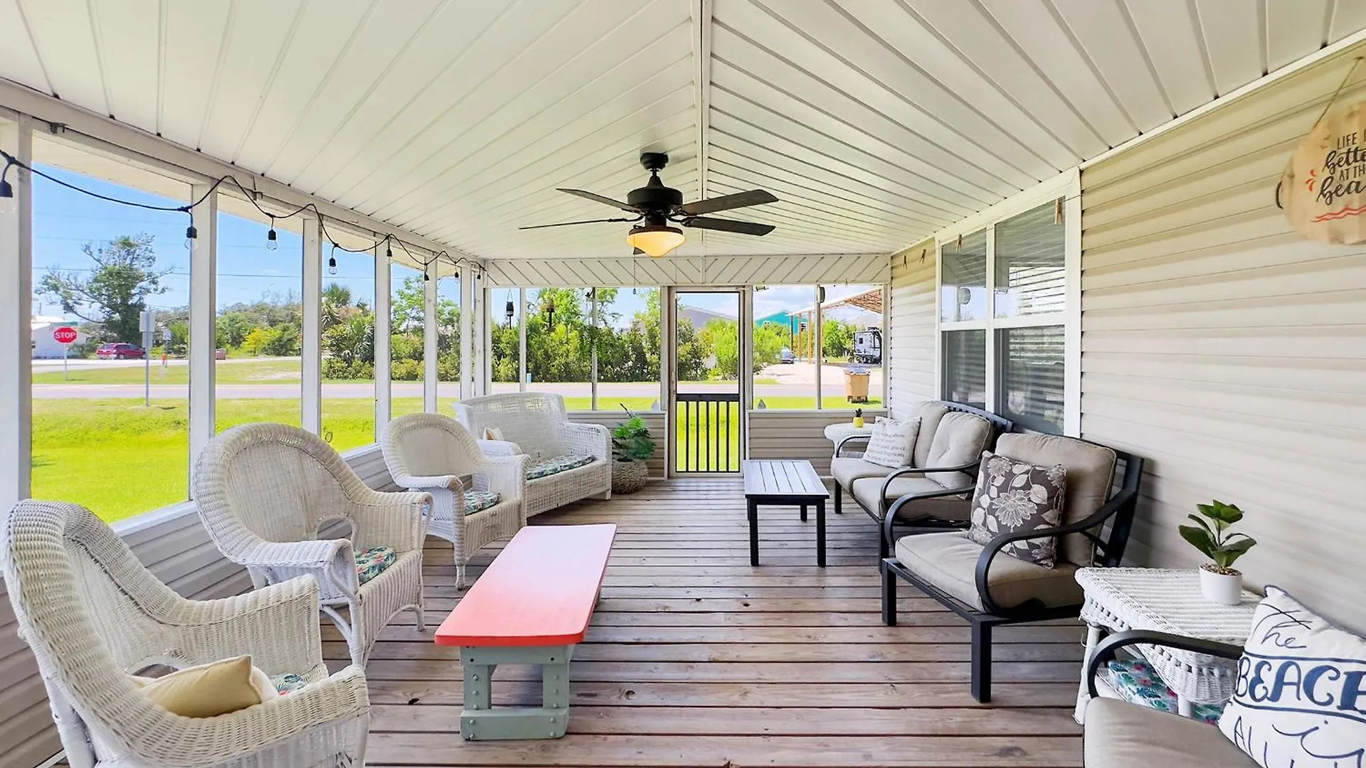 Holiday home The Sandy Pineapple - Coastal Steps To Pet & Family Friendly! Port St. Joe