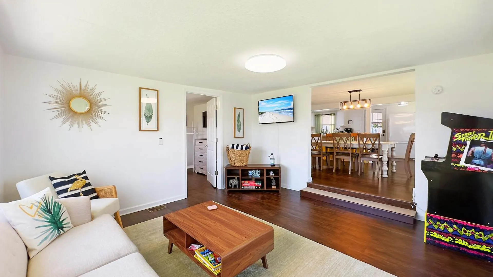 Holiday home The Sandy Pineapple - Coastal Steps To Pet & Family Friendly!