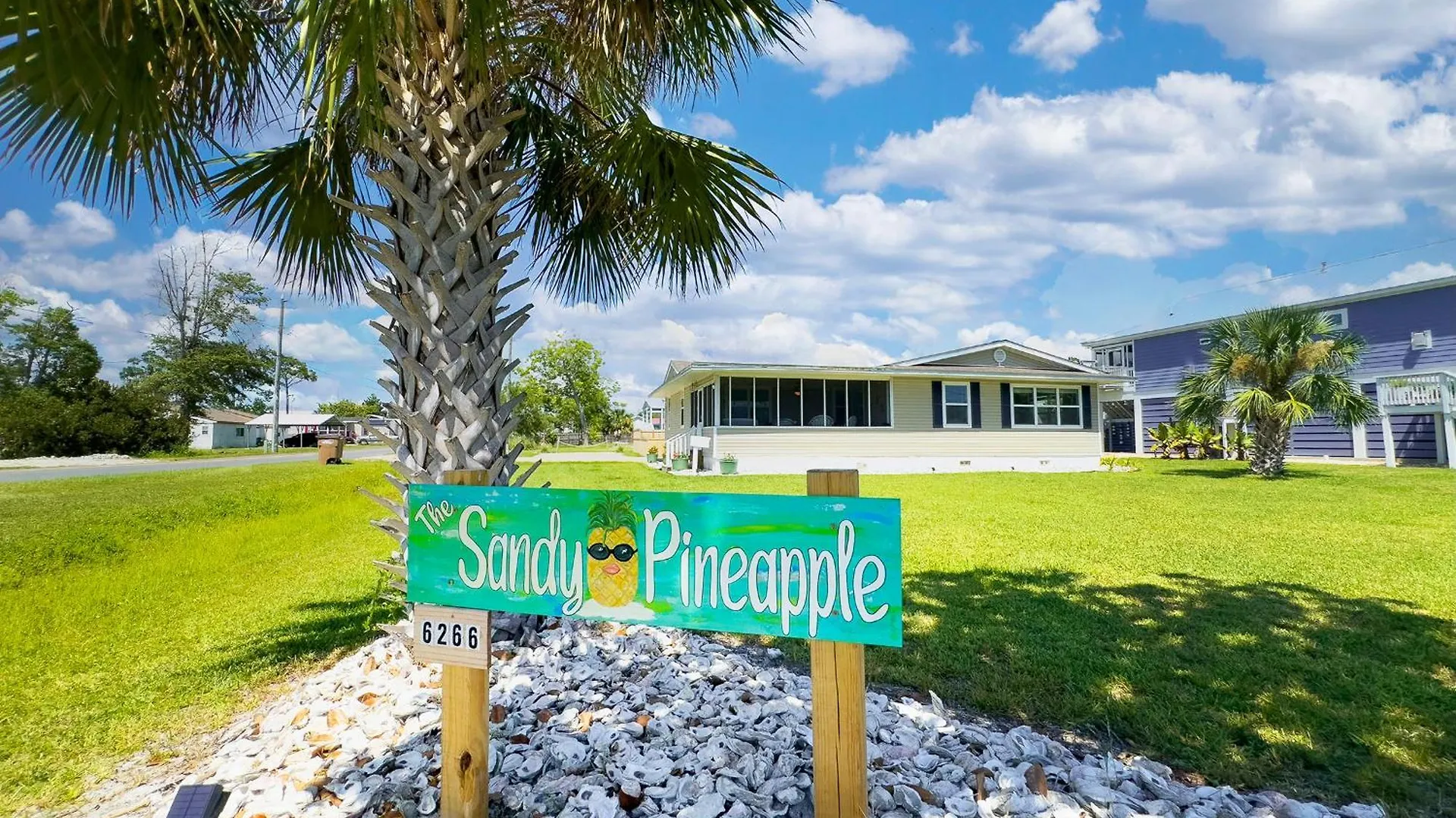 Holiday home The Sandy Pineapple - Coastal Steps To Pet & Family Friendly! Port St. Joe