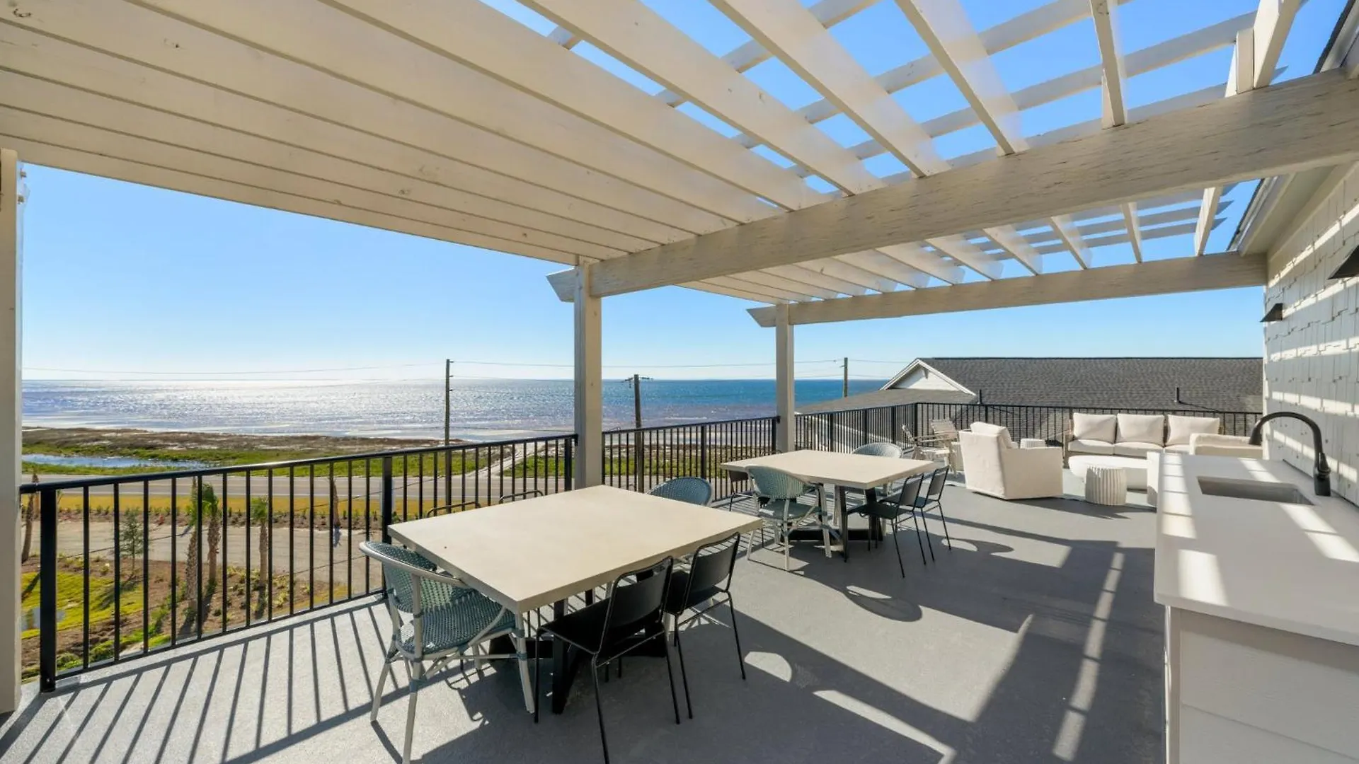 Rest Ashored By Pristine Vacation Holiday home *
