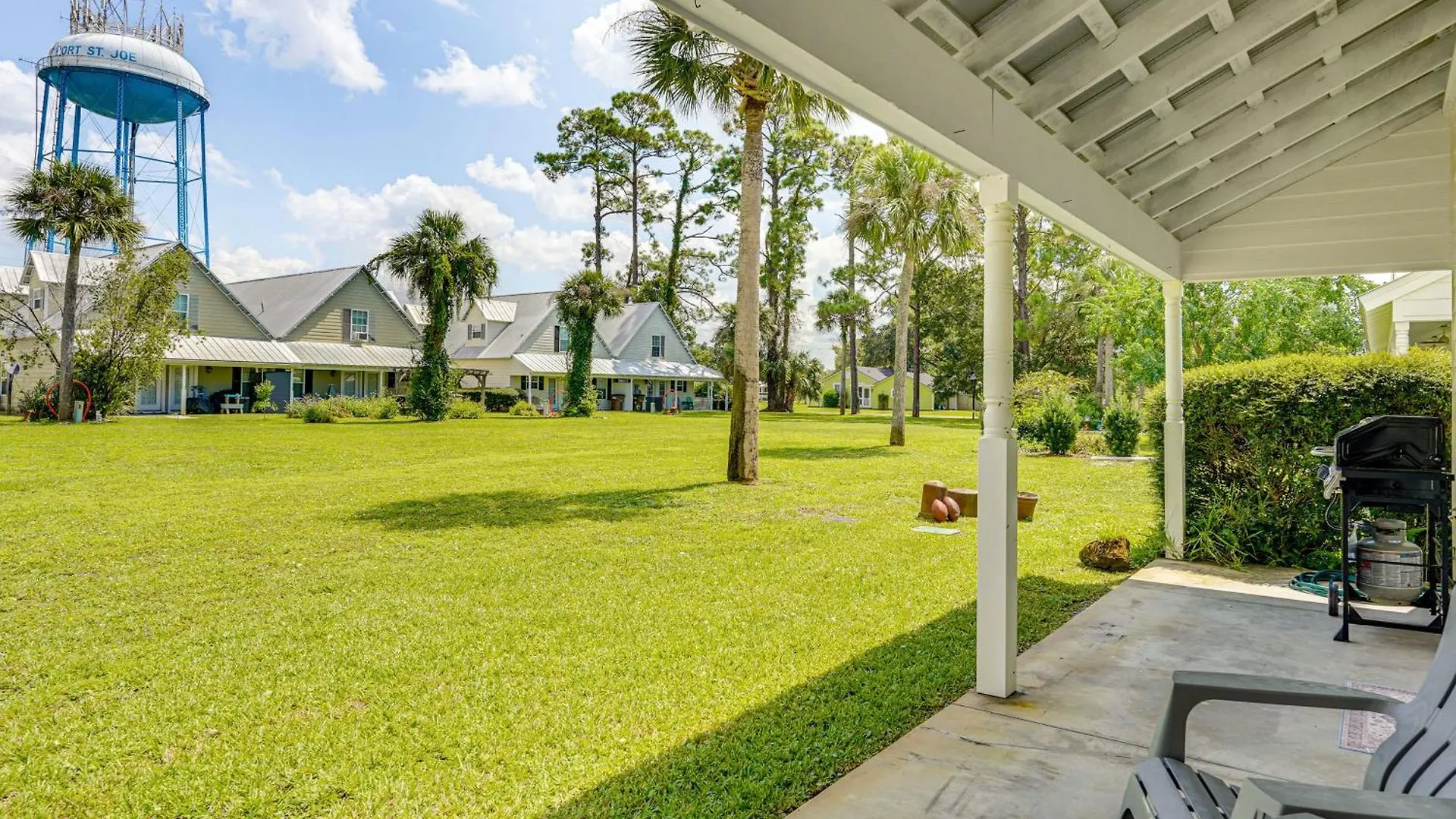 Holiday home Walk To Bay And Dtwn Port St Joe Paradise With Grill!