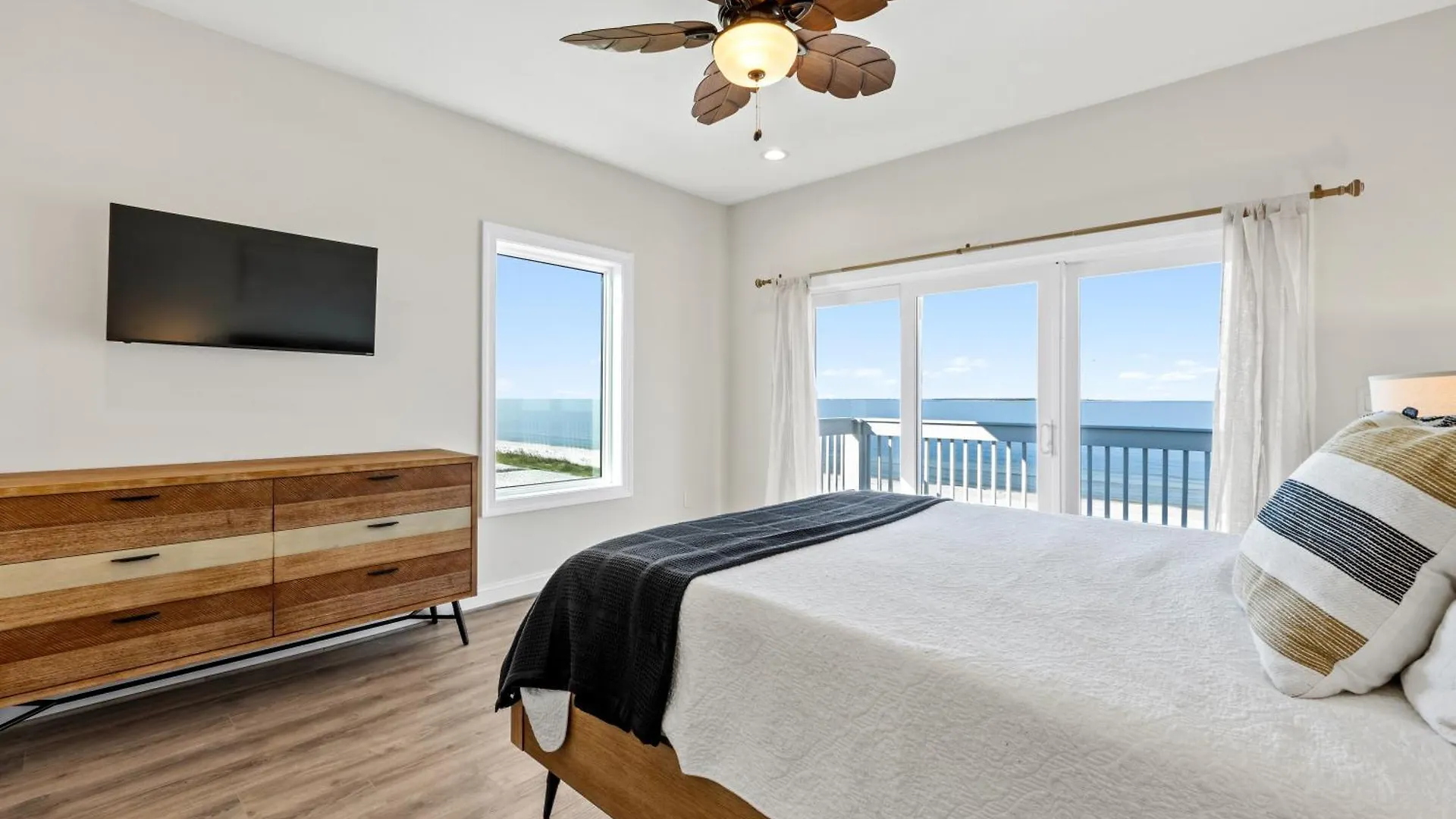 Holiday home Available For Season! St Joe A-go-go - Gulf Front - Pet-friendly *