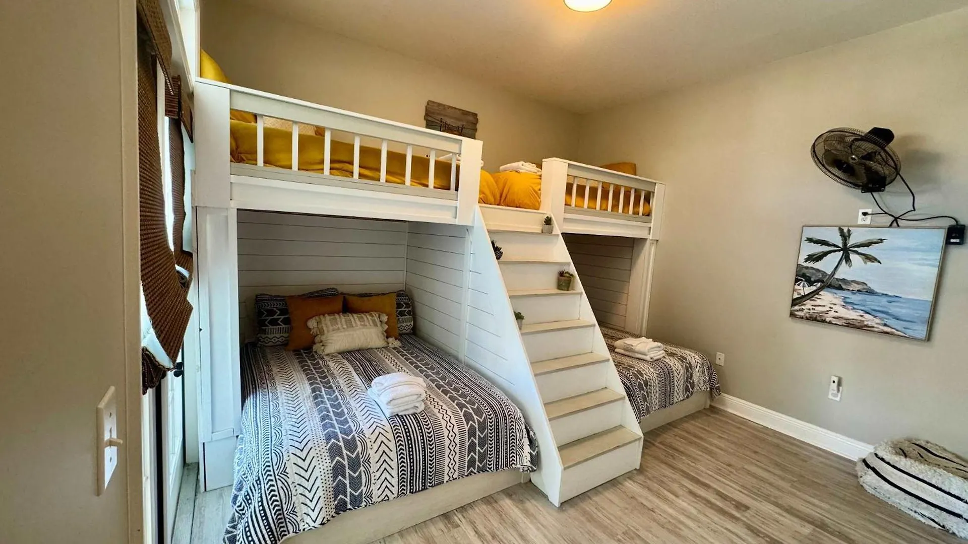 Holiday home 2blk2beach-heatedpool-golfcart4-4-5br-3bath-slps16
