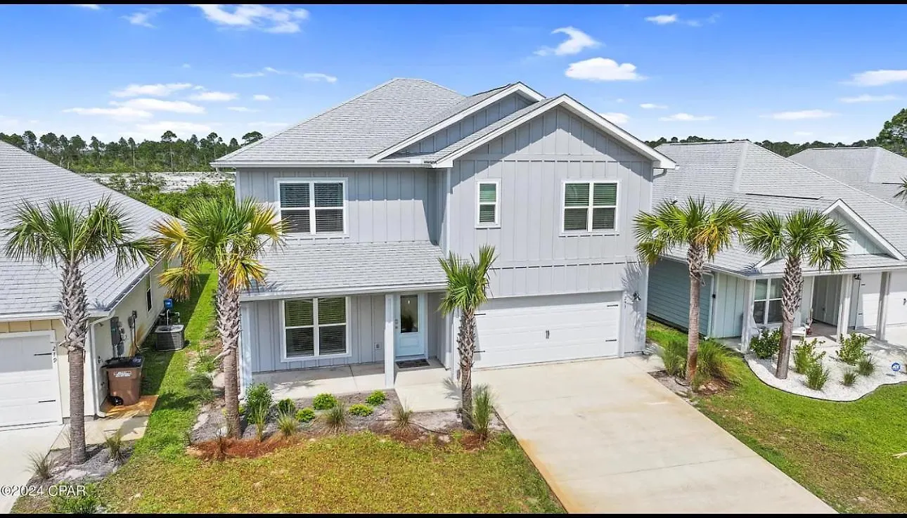 Holiday home Coastal Oasis By Pristine Vacation *