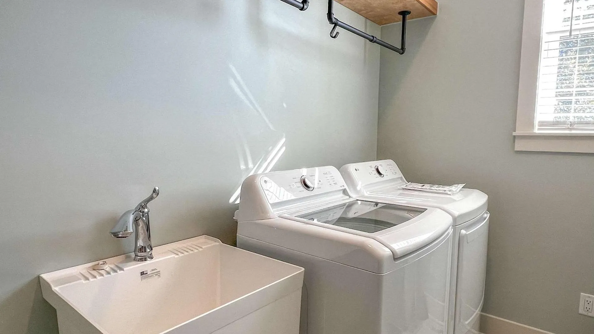 Spring Break New Construction-private Pool- Elevator Private Access *